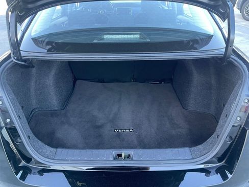 Used 2025 Nissan Versa SV image 30