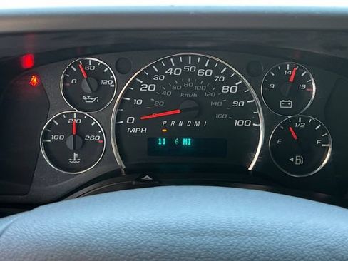 Used 2025 Chevrolet Express 2500 w/ Driver Convenience Package RWD image 31