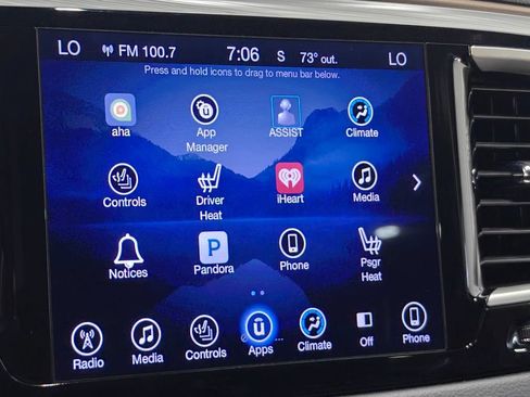 Used 2017 Chrysler Pacifica Touring-L FWD image 42