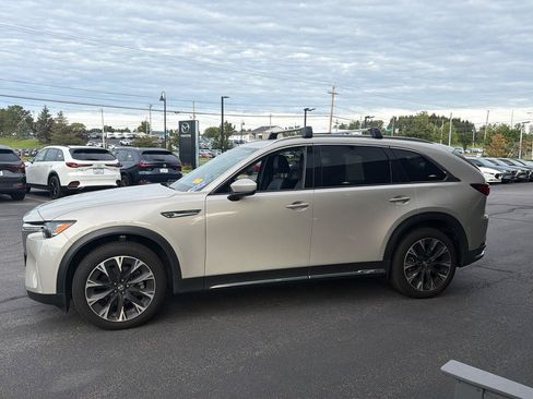 Used 2025 MAZDA CX-90 Plug-In Hybrid w/ Premium Plus AWD/4WD image 4