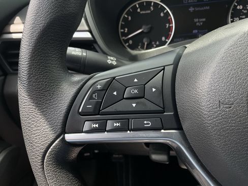 Used 2025 Nissan Altima 2.5 SV FWD image 28