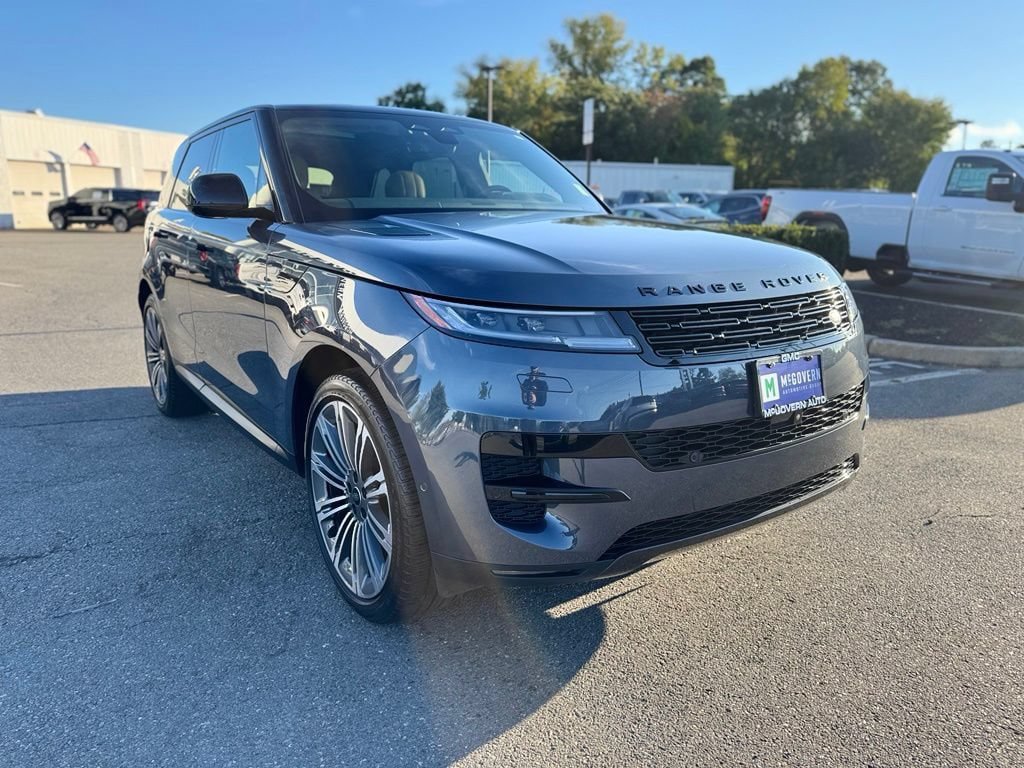 Used 2024 Land Rover Range Rover Sport SE AWD/4WD image 9