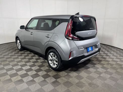 Used 2023 Kia Soul S FWD image 5