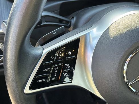 Used 2025 Mercedes-Benz C 300 Sedan image 22