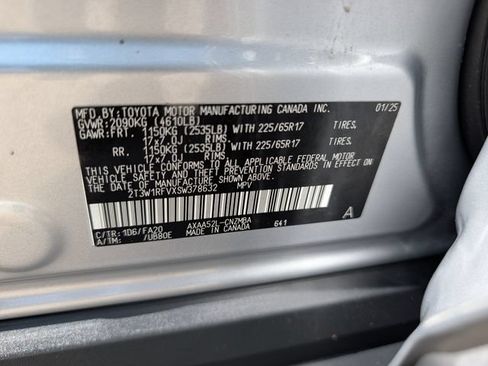 Used 2025 Toyota RAV4 XLE FWD image 33