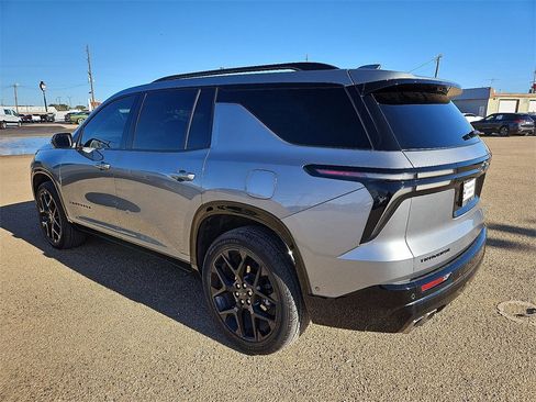 Used 2024 Chevrolet Traverse RS image 4