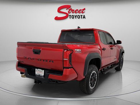 Certified 2025 Toyota Tacoma TRD Off-Road image 4