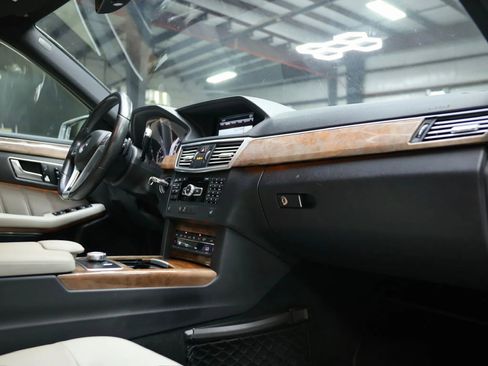 Used 2013 Mercedes-Benz E 350 Sedan image 25