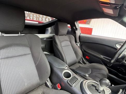 Used 2011 Nissan 370Z Coupe RWD image 21