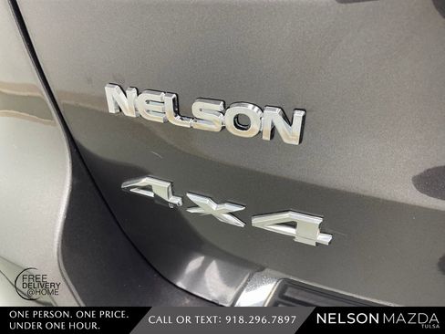 Used 2017 Jeep Grand Cherokee Limited w/ Luxury Group II image 16