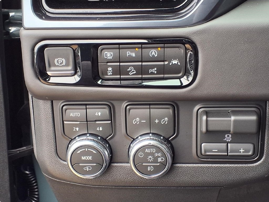 Used 2026 GMC Yukon XL AT4 Ultimate AWD/4WD image 17