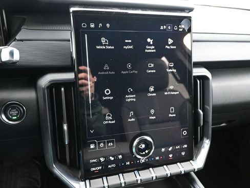 New 2026 GMC Acadia AT4 w/ Luxury Package AWD/4WD image 15
