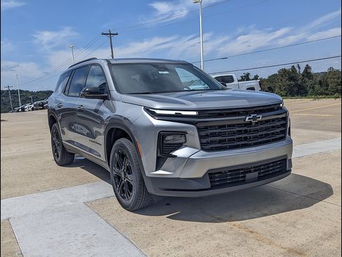 New 2027 Chevrolet Traverse LT w/ Midnight/Sport Edition FWD image 5