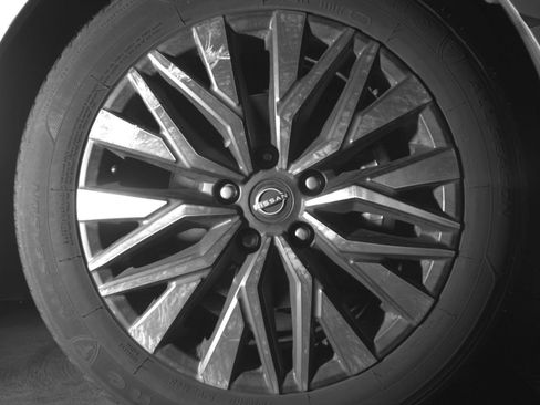 Used 2024 Nissan Altima 2.5 SV FWD image 16