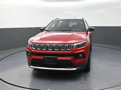 Used 2025 Jeep Compass Limited AWD/4WD image 2