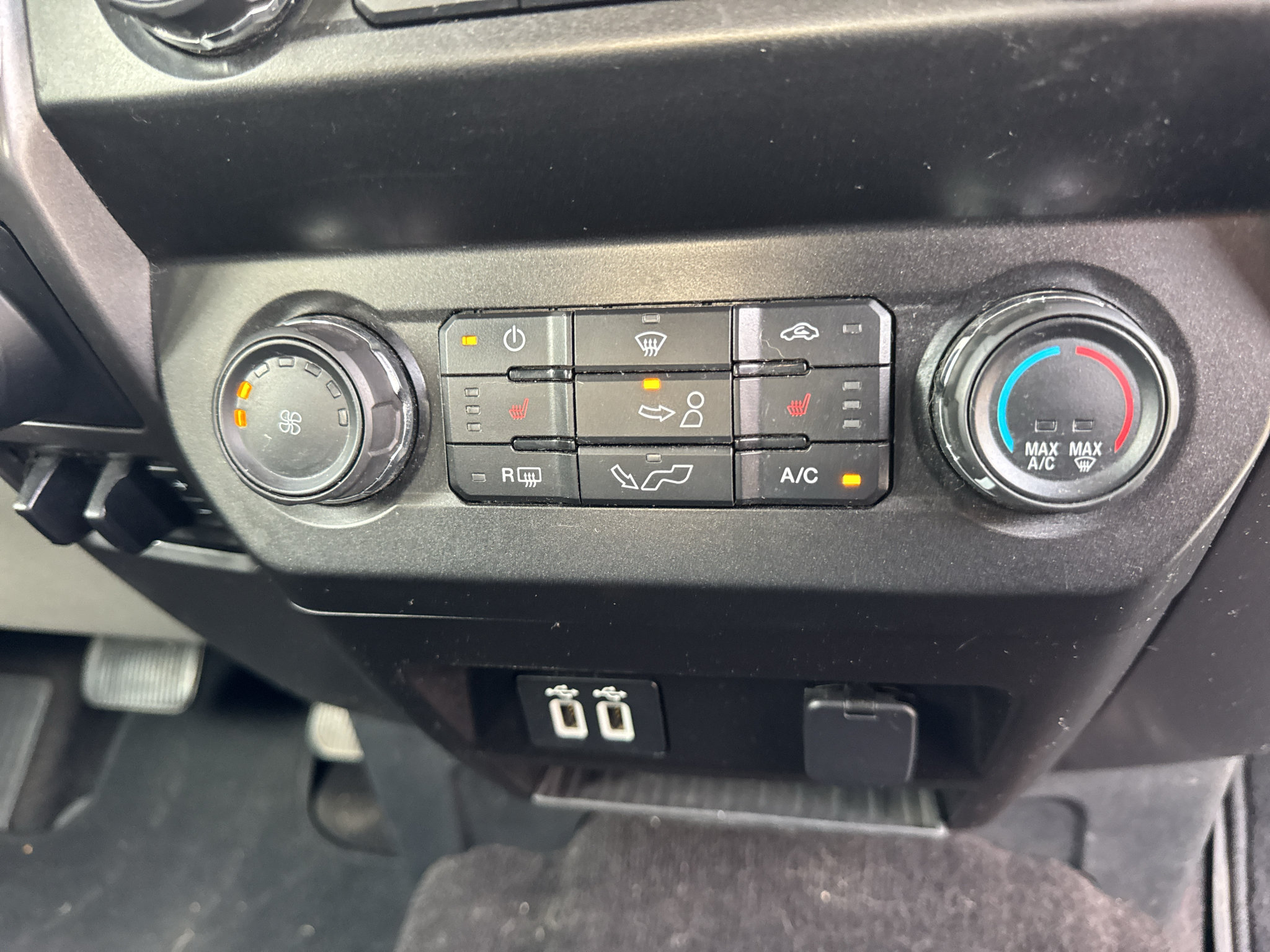 Used 2019 Ford F150 XLT w/ Equipment Group 302A Luxury AWD/4WD image 16