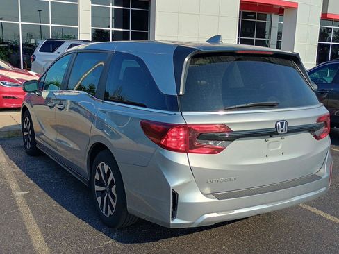 Used 2025 Honda Odyssey EX-L image 3