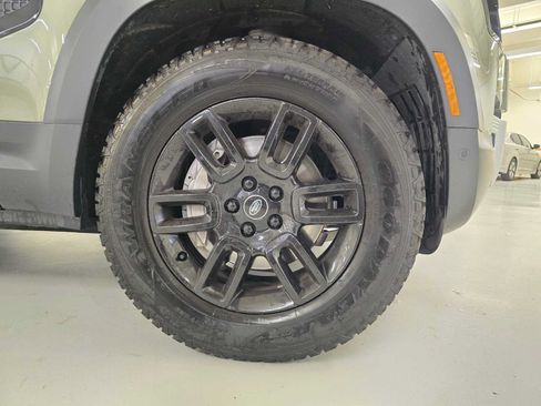 Used 2023 Land Rover Defender 110 SE AWD/4WD image 9