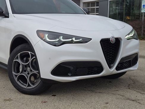 New 2025 Alfa Romeo Stelvio Sprint image 2