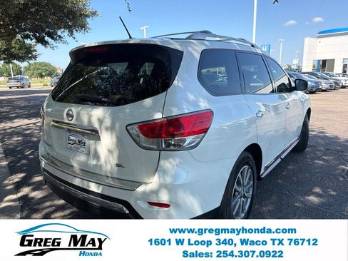 Used 2015 Nissan Pathfinder SL FWD image 3