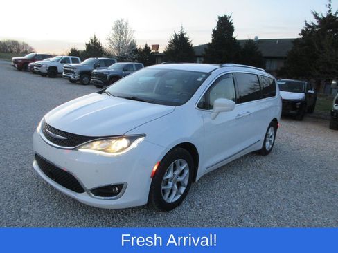 Used 2018 Chrysler Pacifica Touring-L Plus w/ Advanced Safetytec Group image 1