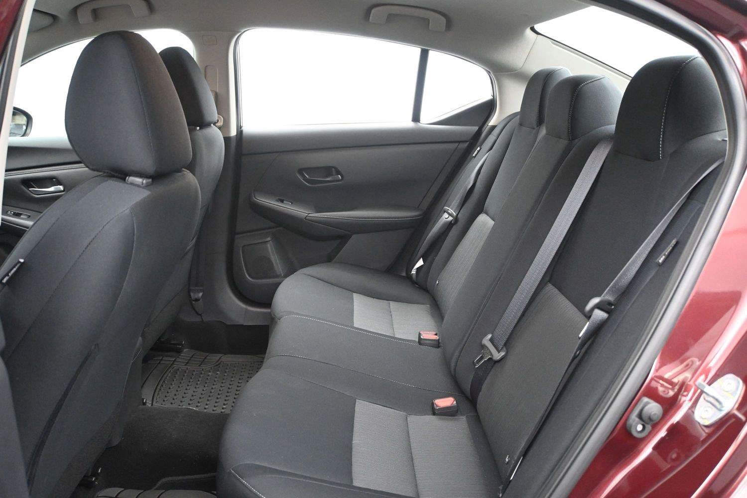 Used 2024 Nissan Sentra SV FWD image 9