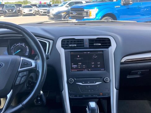 Used 2014 Ford Fusion SE w/ Equipment Group 202A image 7