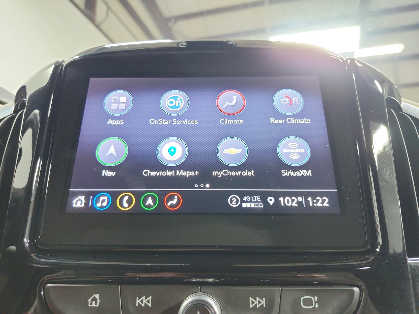 Used 2023 Chevrolet Traverse Premier FWD image 31
