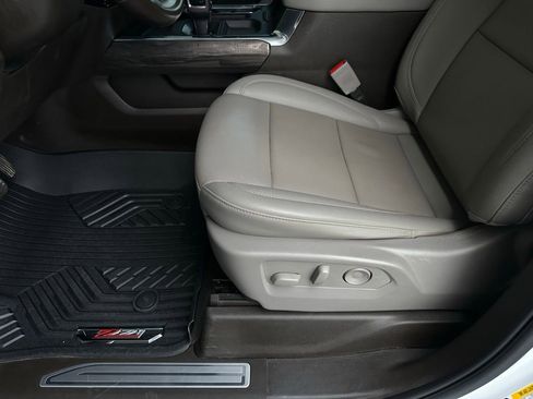 Used 2024 Chevrolet Silverado 1500 LTZ AWD/4WD image 12