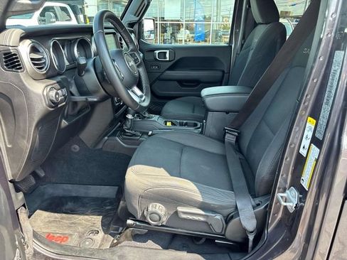 Used 2020 Jeep Wrangler Unlimited Sahara w/ Uconnect 4C Nav & Sound Group AWD/4WD image 13