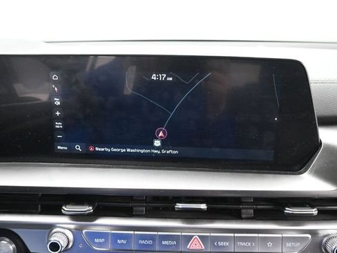 Used 2025 Kia Telluride S AWD/4WD image 18