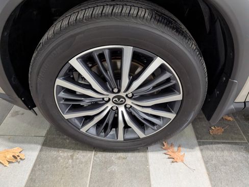 Used 2025 INFINITI QX60 Sensory image 7