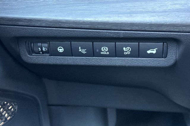 Used 2023 Nissan Ariya AWD/4WD image 32