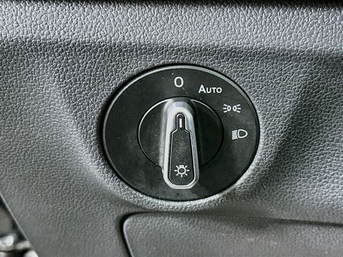 Used 2025 Volkswagen Jetta Sport FWD image 17