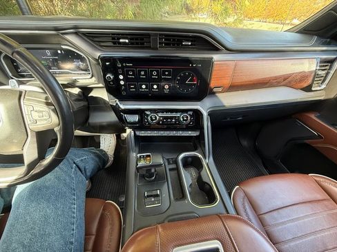 Used 2022 GMC Sierra 1500 Denali Ultimate image 10