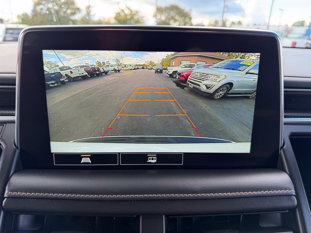 Used 2021 GMC Yukon AT4 w/ Rear Media and Nav Package AWD/4WD image 16
