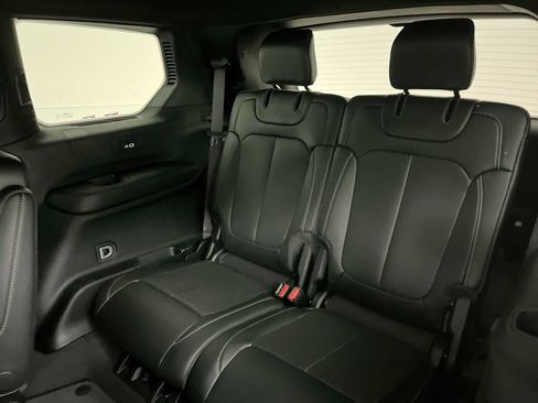 Used 2024 Jeep Grand Cherokee L Limited w/ Luxury Tech Group II AWD/4WD image 32