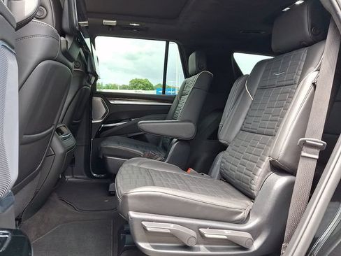Certified 2025 Cadillac Escalade Sport Platinum w/ LPO, Floor Liner Package AWD/4WD image 8