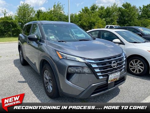 Used 2024 Nissan Rogue S AWD/4WD image 1