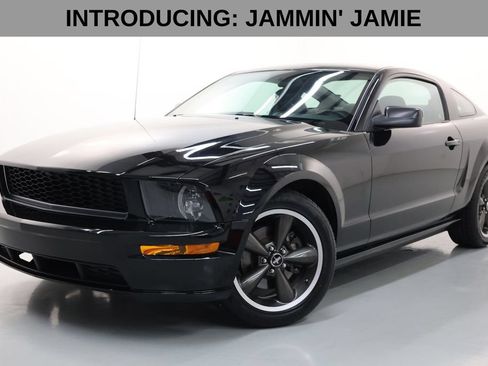 Used 2008 Ford Mustang GT Premium RWD image 2