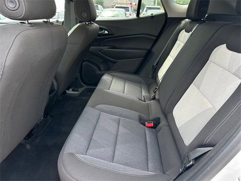 Used 2025 Chevrolet Trax LS w/ LS Convenience Package image 11