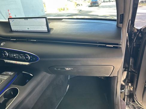 Used 2024 Genesis GV70 2.5T w/ Sport Prestige Package image 22