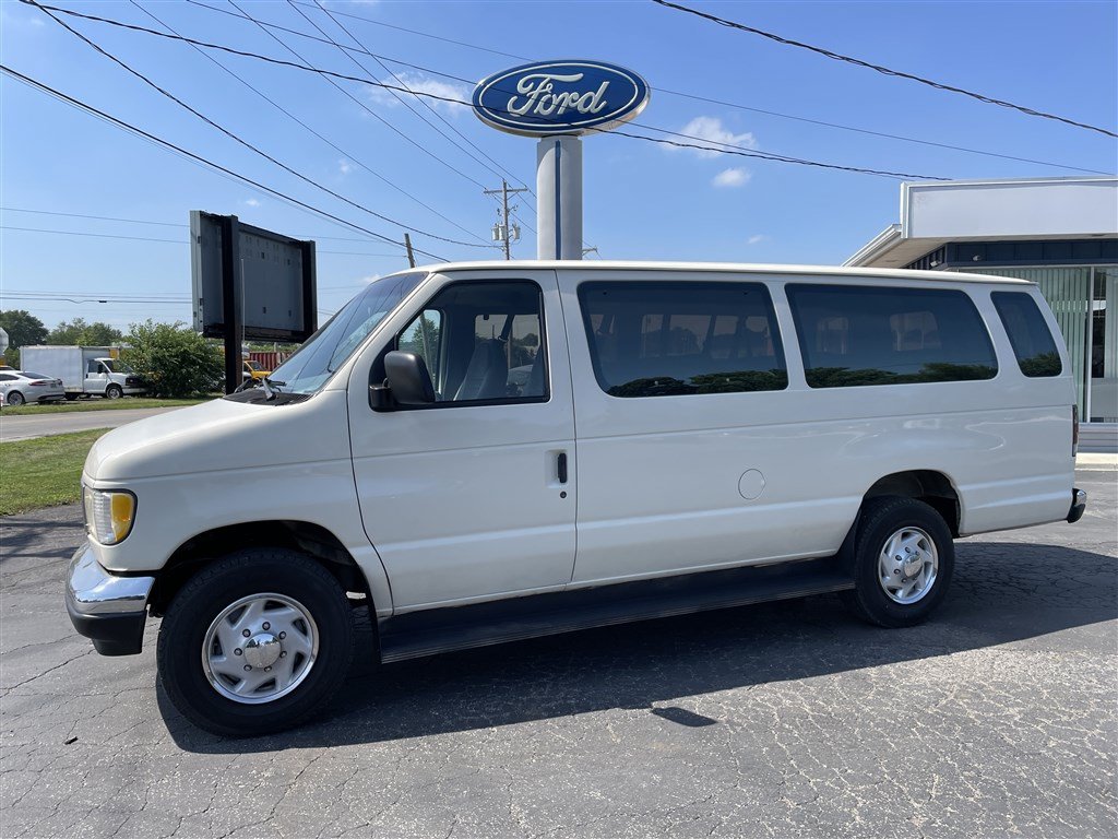 Used 2000 Ford E-350 and Econoline 350 XLT RWD image 2