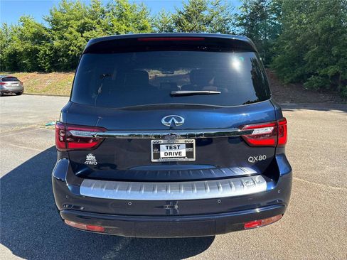 Used 2024 INFINITI QX80 Sensory AWD/4WD image 7