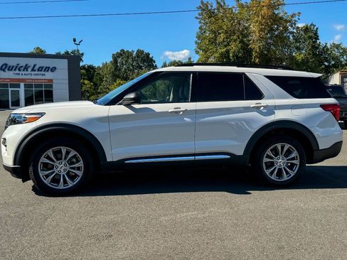 Used 2023 Ford Explorer XLT w/ Equipment Group 202A AWD/4WD image 6