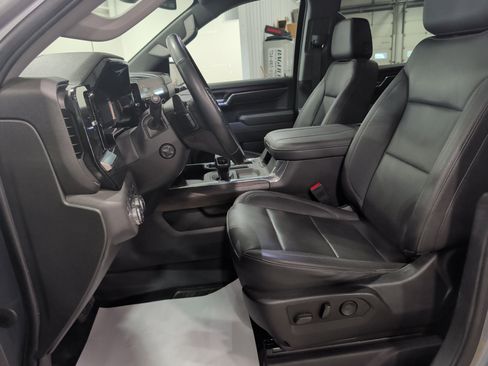Used 2023 GMC Sierra 1500 SLT w/ SLT Premium Package AWD/4WD image 7