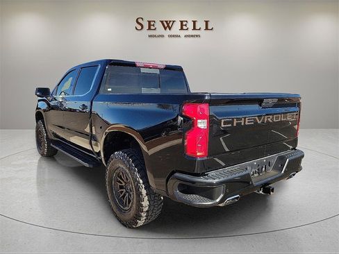 Used 2019 Chevrolet Silverado 1500 High Country w/ Technology Package image 2