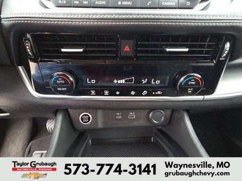 Used 2021 Nissan Rogue SV AWD/4WD image 23