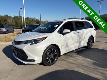 Used 2025 Toyota Sienna Platinum