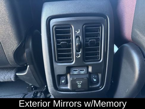 Used 2025 Dodge Durango GT image 14